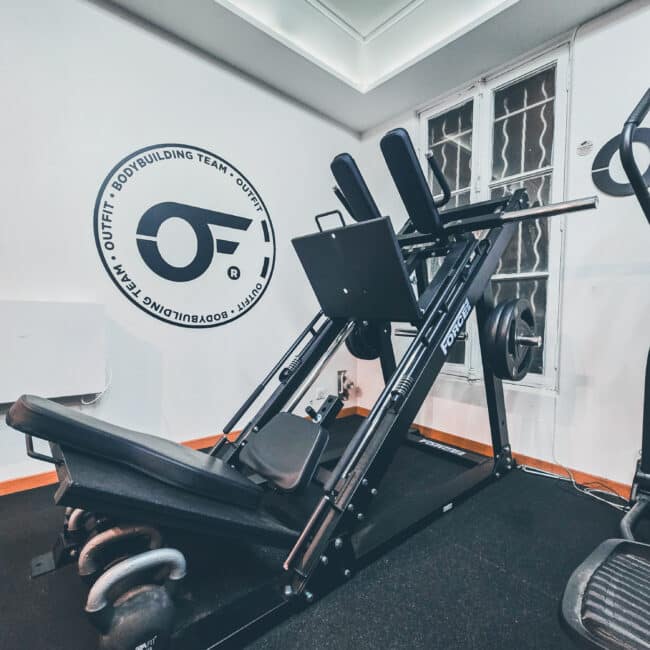 OWF presse inclinée hack squat